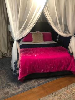 Mill Creek Mansion - 6