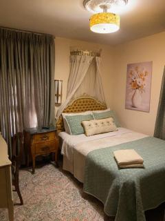 Mill Creek Mansion - 3