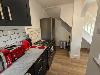 Newly refurbished One Bedroom House With Garden - Merton - 4