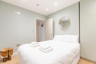 Pristine 3BD Garden Flat in Maida Vale - 7