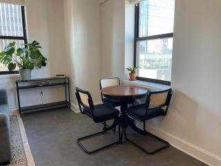 Luxury Downtown Apt with Parking, Gym, and Indoor Pool - 5