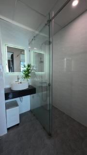 Alex Beachfront Panoramic Suite Apartment - 2 BR 2 Bath - 2