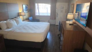 Clarion Pointe Galveston - Beachfront - 3