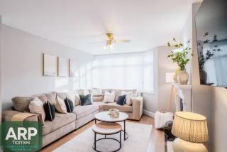 17 Wyvern Crescent - Wyken - 0