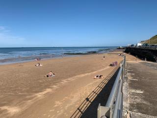 Arty hideaway with courtyard near beach - 7