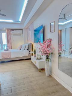 nJoy! Elegant Peach Heaven at Venice Canal View - 9