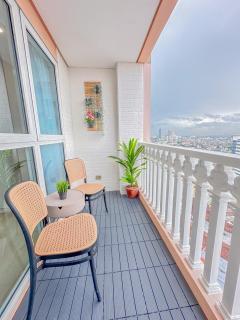 nJoy! Elegant Peach Heaven at Venice Canal View - 2