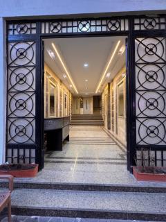 شقة فندقية فاخرة الدقي 4 غرف نوم Dokki 4 Bedroom Luxury Hotel Apartment - 2