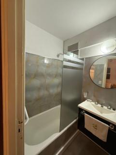 Departamento Centrico 2 amb a la calle - 1