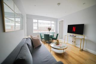 Art deco 1BR apartment in popular Chelsea area - 9