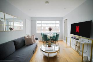 Art deco 1BR apartment in popular Chelsea area - 0