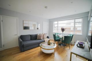 Art deco 1BR apartment in popular Chelsea area - 4