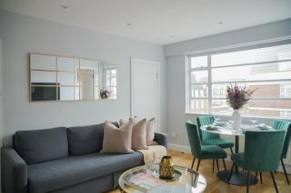 Art deco 1BR apartment in popular Chelsea area - 1