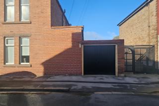 SidemerseyLivings - Step-Free 4BR Home, Ground Floor Bed & Bath, Private Gated Parking - 3