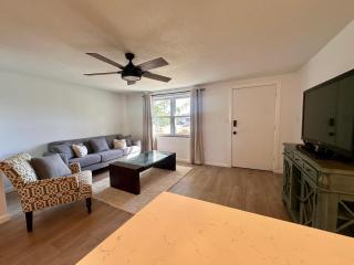 Sunny 2BR Getaway Near Beaches - 4