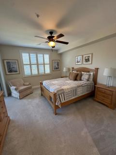 Fully Remodeled Two Bedroom Condo with shared pool - 4