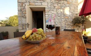 Traditionelles Steinhaus mit Innenhof und Terrasse im Zentrum von Medulin, nicht weit vom Strand entfernt - 5
