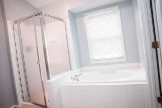 Cozy Springfield Townhome , WIFI , Pet Friendly - 3