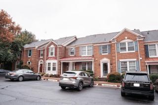 Cozy Springfield Townhome , WIFI , Pet Friendly - 2