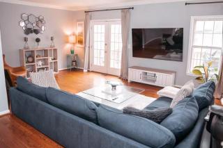 Cozy Springfield Townhome , WIFI , Pet Friendly - 6