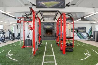 Modern 1BR Porchlight retreat - 1