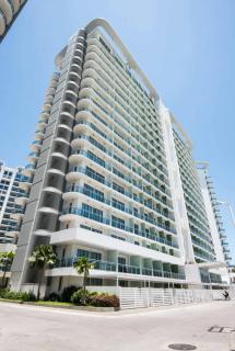 Azure Urban Condomiun Near Airport - 4