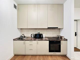Modern Euro 3 Apartment near Mega Center for 8 Guests - 2