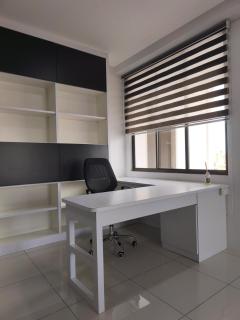 RoomB w attached bathroom w bathtub - 9