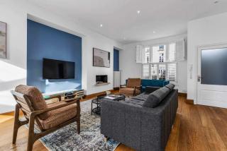 Beautiful 3-Bedroom House with Garden and Rooftop Retreat - 9