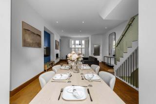 Beautiful 3-Bedroom House with Garden and Rooftop Retreat - 2