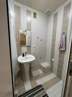 Free Pick up service Airport Apartment - 1