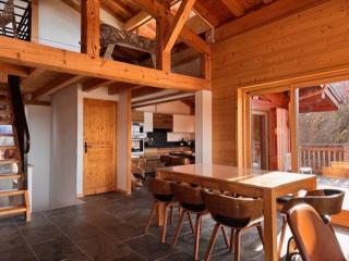 Chalet spacieux rénové · Terrasse · Wifi gratuit - FR-1-346-570 - 8