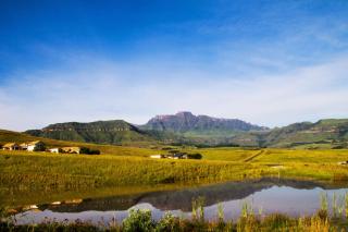 3BR Drakensberg Retreat, Mountain Views and Braai - 5