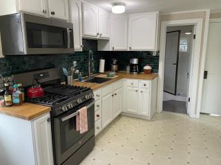 Eastside Abode - Local Living Weekly & Monthly Rentals Only Contact for Monthly Rates - 1