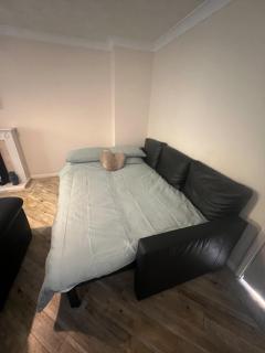 Spacious 3 Bed home situated in a beautiful area - SLEEPS 8 - 7