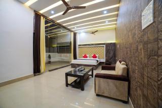 Collection O Rudrapur Bus Stand Formerly Corinthian - 0