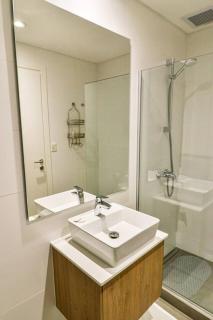 Large Apartment Just Steps from Shopping del Sol - 4