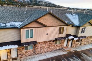 Trailside C - 3 BR Basecamp - Trails - Propane grill - Pet friendly - 8