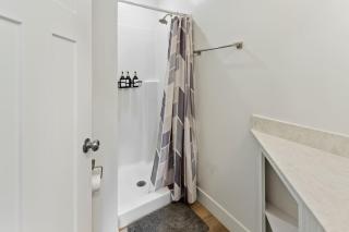 Trailside C - 3 BR Basecamp - Trails - Propane grill - Pet friendly - 2