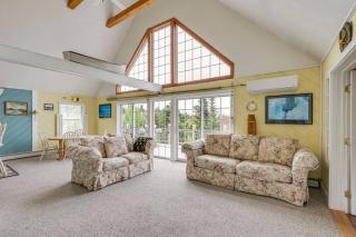 Coastal Lighthouse Retreat 4Mi to Acadia Trails - 5