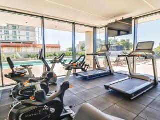 Cozy apartment with fantastic gym and pool - 8