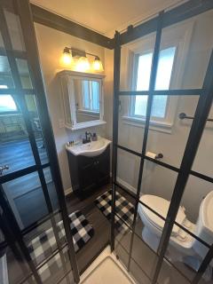 PNW Studio Getaway for Couples with Hot Tub - 7