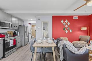 Homey 1BD In the Heart of Dallas - 2