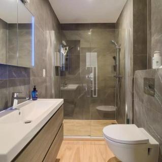 The Hyde Park AS - 3