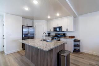 Trailside D - New 3BR home - Trails nearby - Pet friendly - BBQ grill - 3