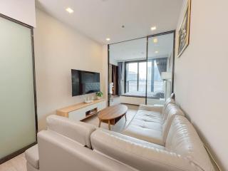 KINGbed with Pool Gym and Standing Desk near MRT - 0