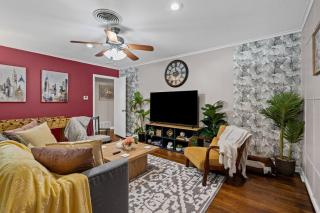 Charming 2BD TCU Walkable - 0