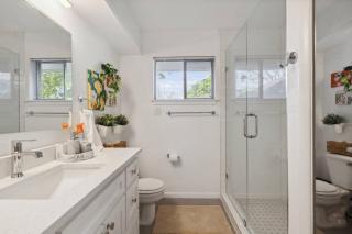 Fashionable TCU Walkable 2BD - 4