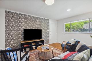 Fashionable TCU Walkable 2BD - 1