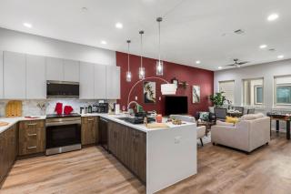 The Coral 2BD TownHouse 7ST Walkable - 0